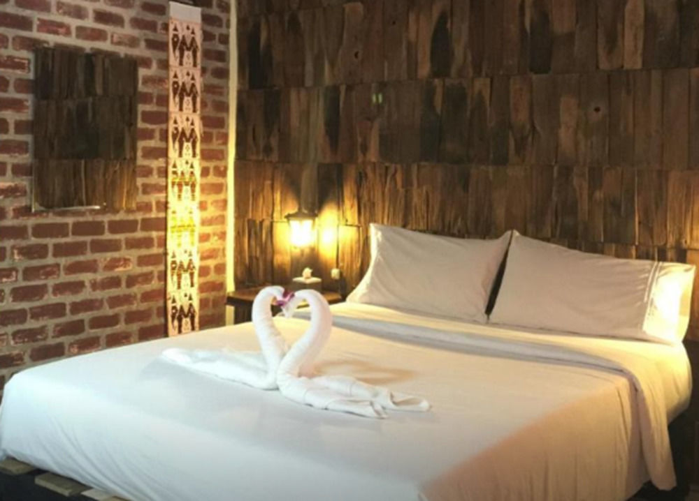 Baan Thai Homestay By Bgb Villas Kata Exterior foto
