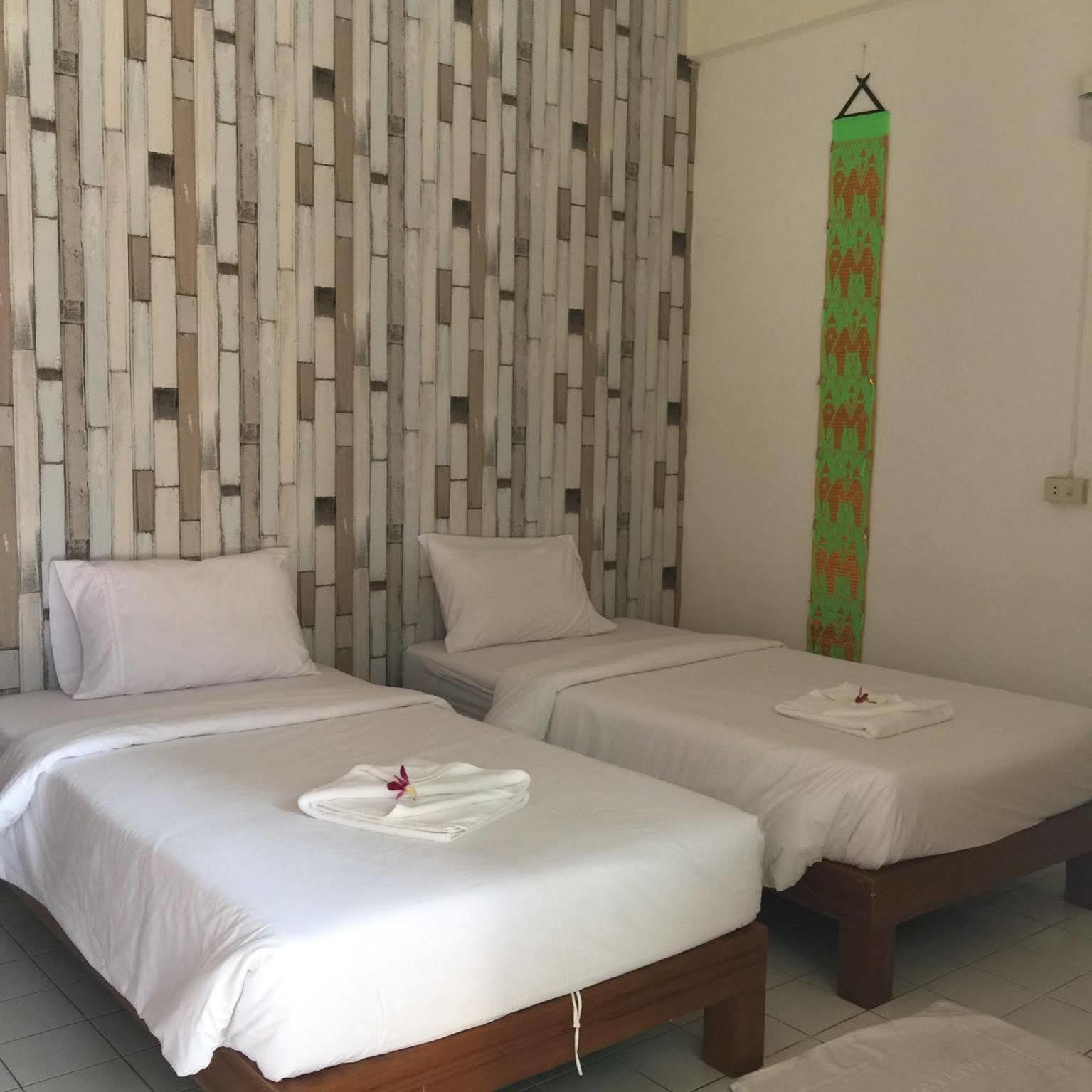 Baan Thai Homestay By Bgb Villas Kata Exterior foto